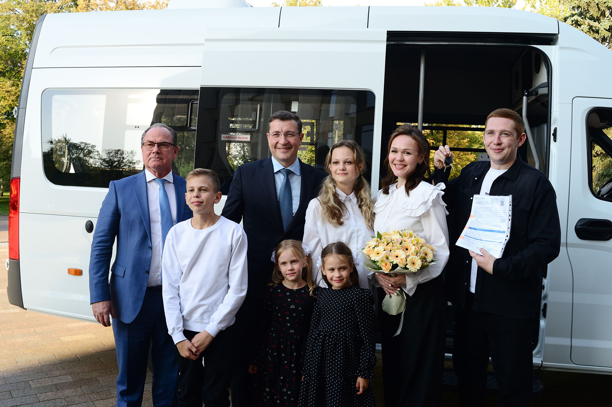 Многодетная семья из Нижегородской области получила микроавтобус «Газель NEXT» 